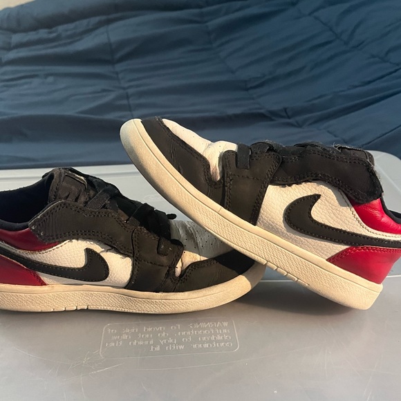 Nike Air Jordan Size 2 Y ALT Black Toe White Gym Red BQ6066-116 PS 1 Low Shoes - Picture 5 of 9